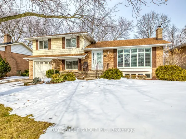 49 Rayne Ave, Oakville, ON L6H 1C1