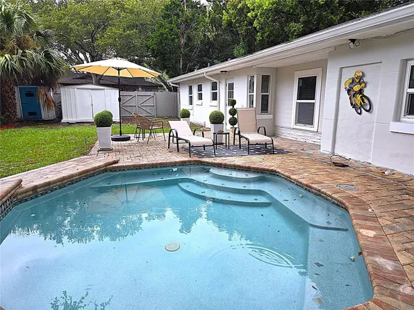 264 14TH STREET NW, LARGO, FL 33770