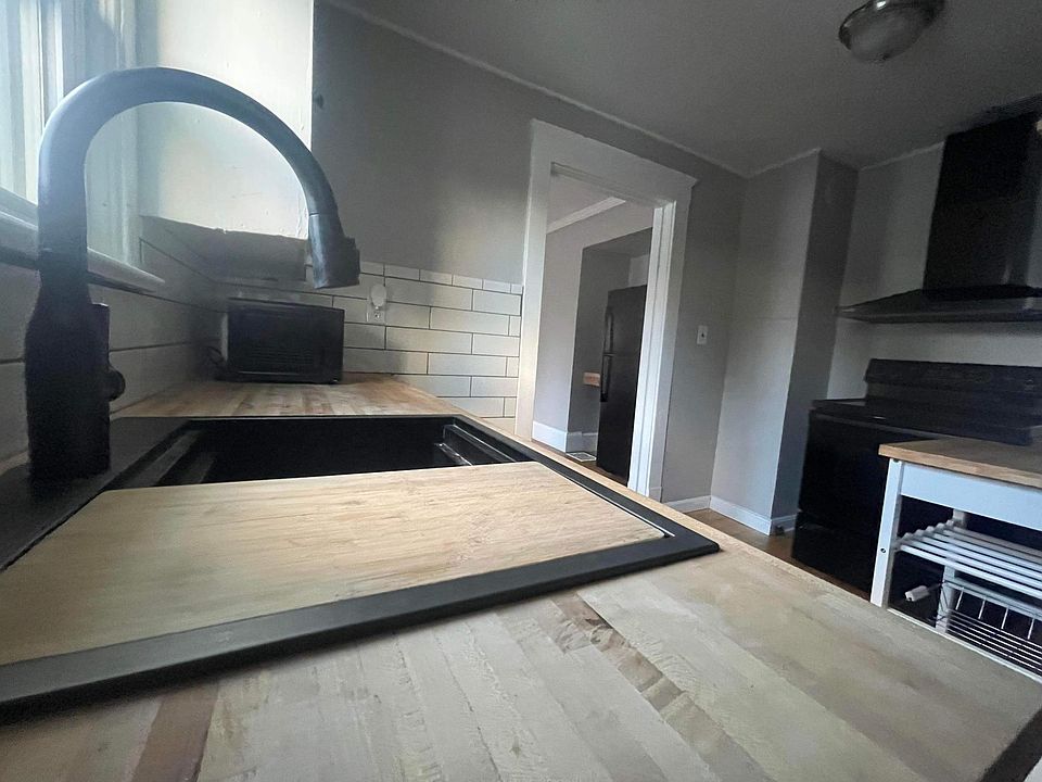 1st image of 1420 Lakewood Ave Unit 2