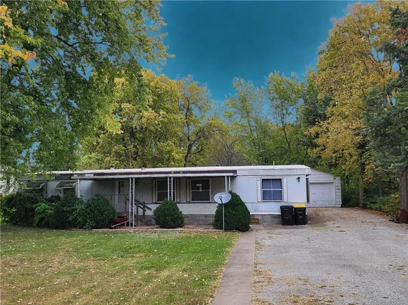 305 W Benton St, Savannah, MO 64485