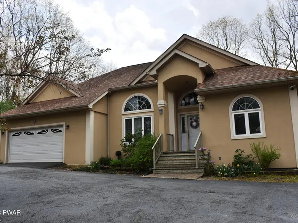 405 Forest Dr, Hawley, PA 18428