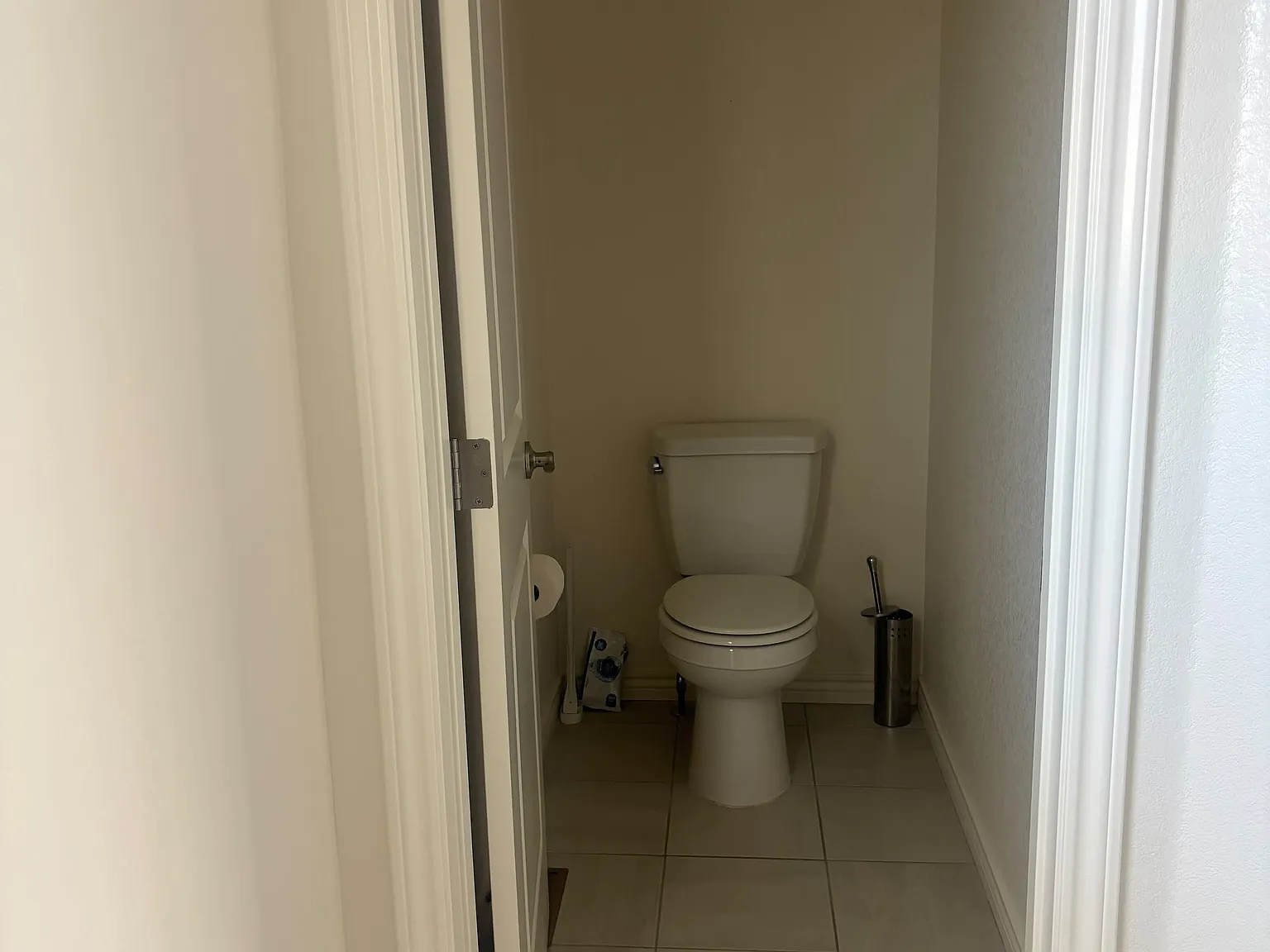 3 bed, 2.5 bath, 2377 sqft, $3,000 — Photo 1
