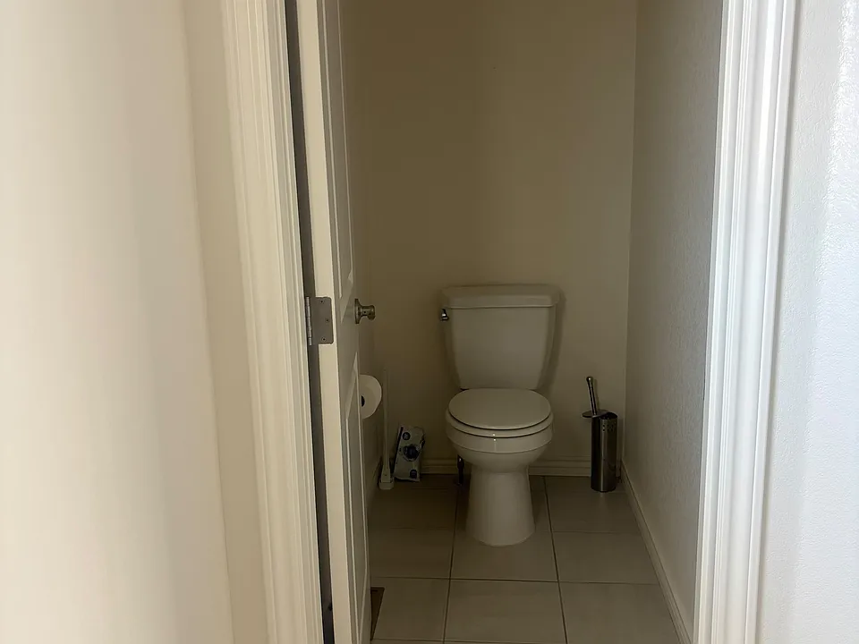 1324 Country Ct