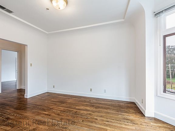 4th image of 3100 Fulton St APT 12