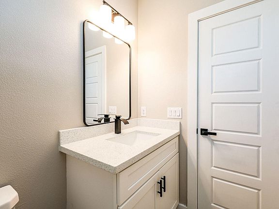 5th image of 529 Echo Ln