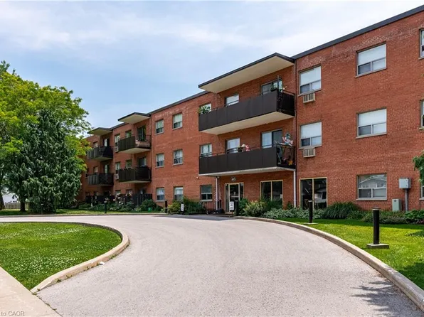 485 Thorold Rd #211, Welland, ON L3C 3X1