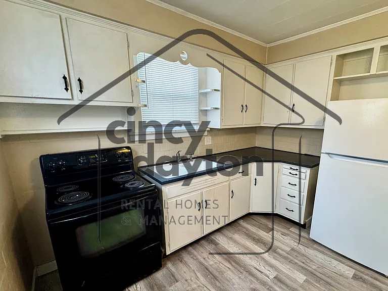 110 N River St #1 — Photo 17