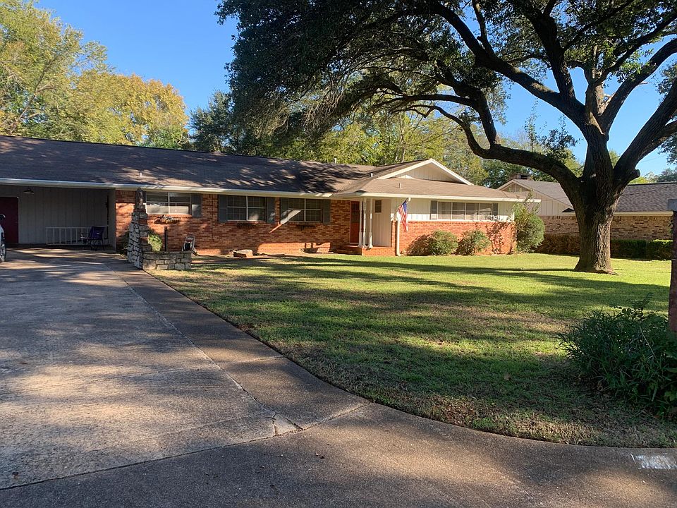 Wonderful curb appeal, beautiful trees, excellent neighbors and neighborhood.