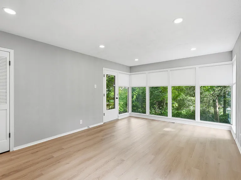 6815 Lyre Ln — Photo 21