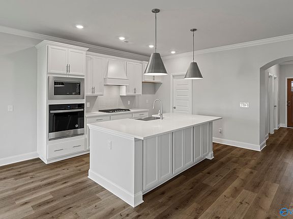 5th image of 121 Headen Ln