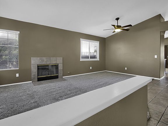 2nd image of 810 Colorado Dr