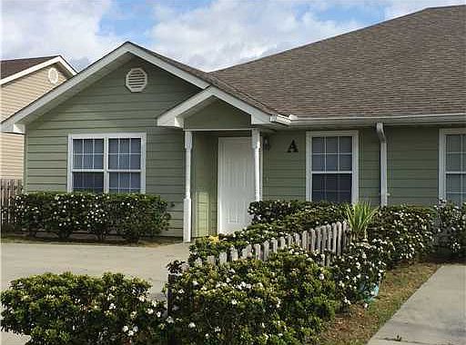 3rd image of 4056 Camellia St