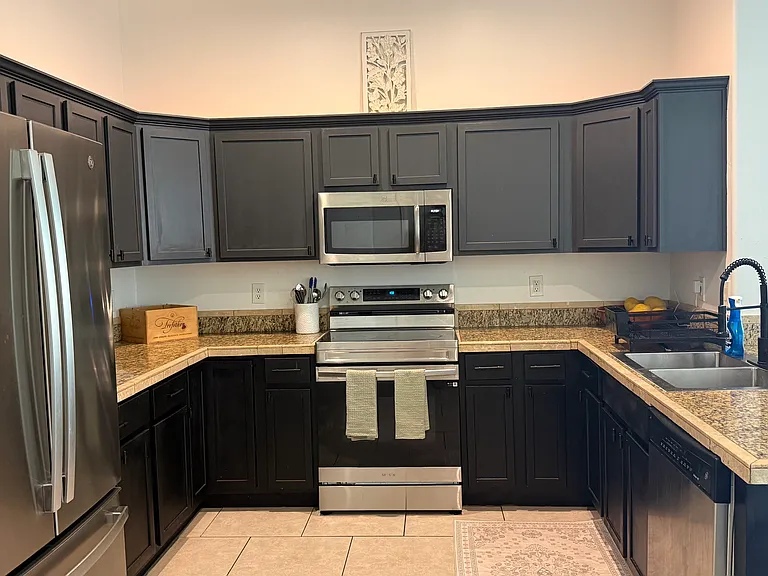 1554 E Kings Ct — Photo 10