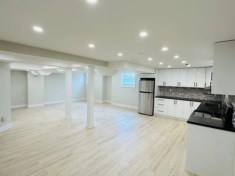 65 Majesty Blvd #BASEMENT — Photo 9