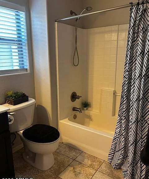 1731 E Elgin St — Photo 27
