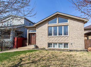5326 S 74th Ave, Summit, IL 60501