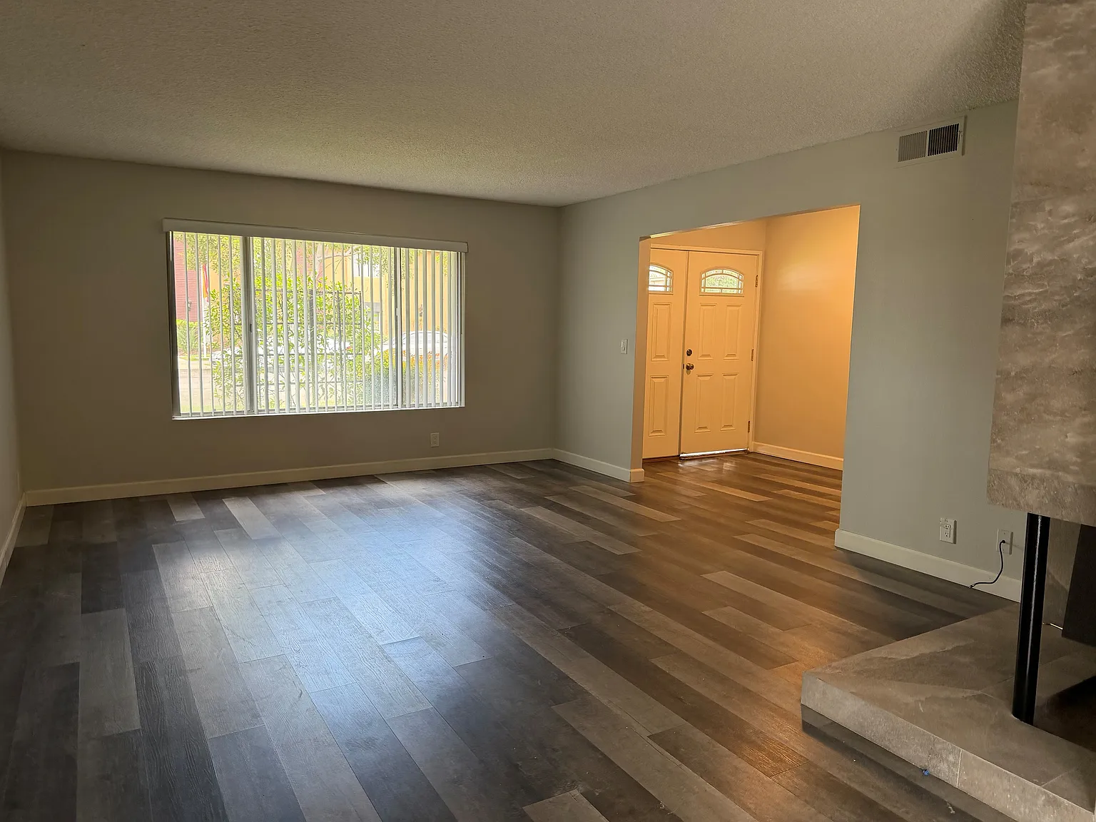 3 bed, 1700 sqft, $3,395 — Photo 2