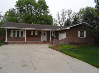 916 E Oklahoma Ave, Grand Island, NE 68801