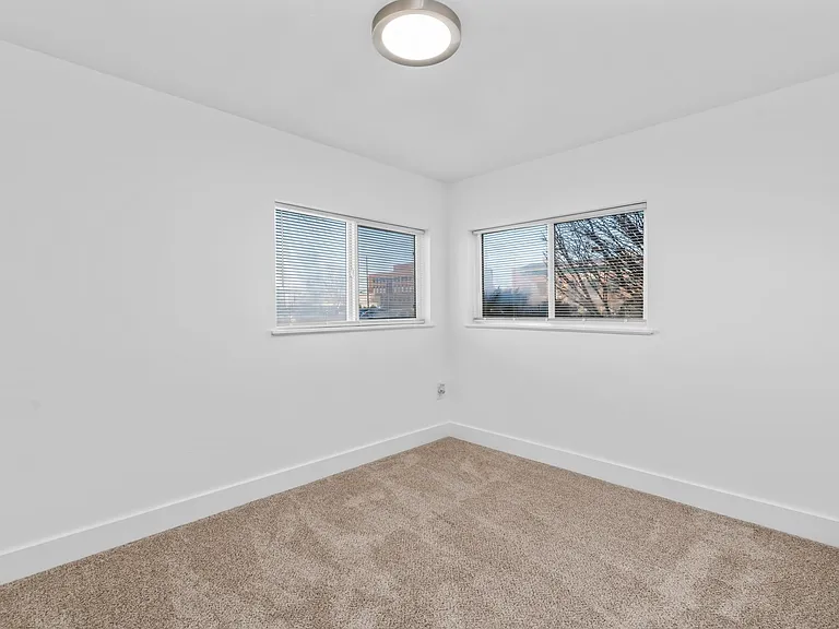 1160 S Denver Ave — Photo 12
