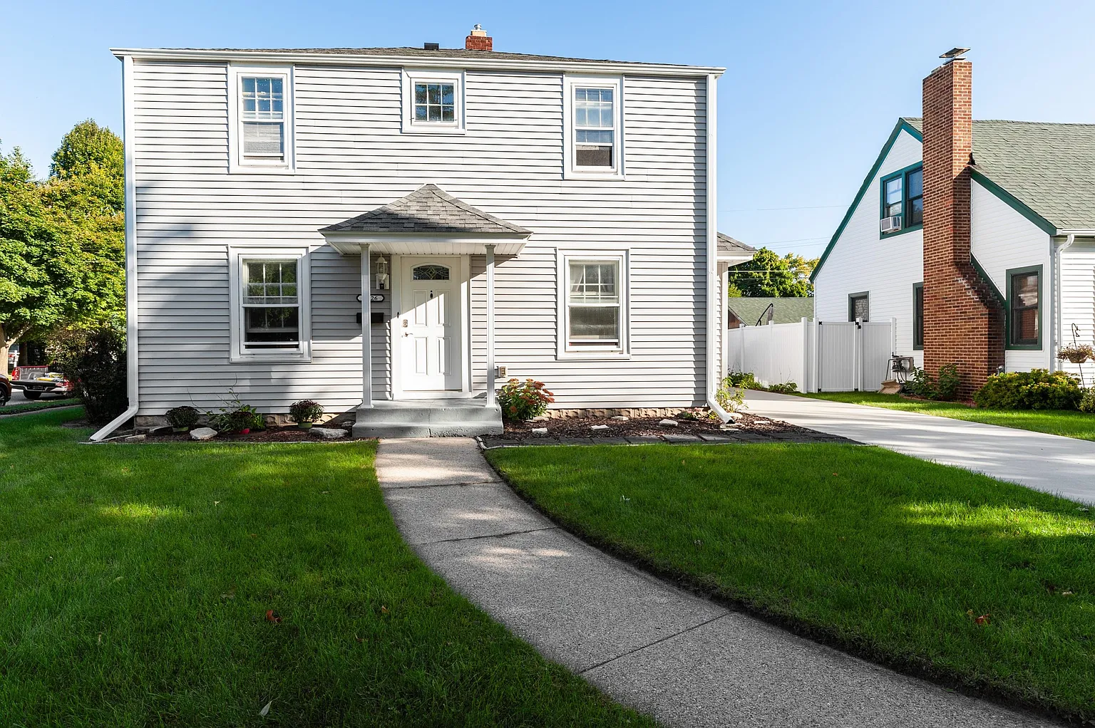 1726 75th St photo 1