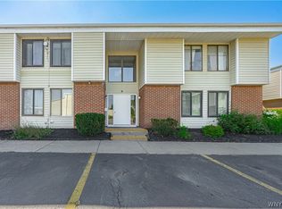 9 Southcreek Ct Unit D, East Amherst, NY 14051