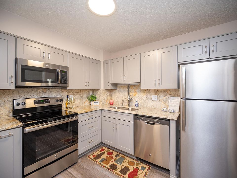 1st image of 15100 Interlachen Dr #4110