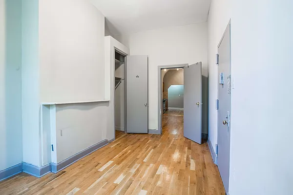 Rented by Nooklyn NYC LLC | media 51