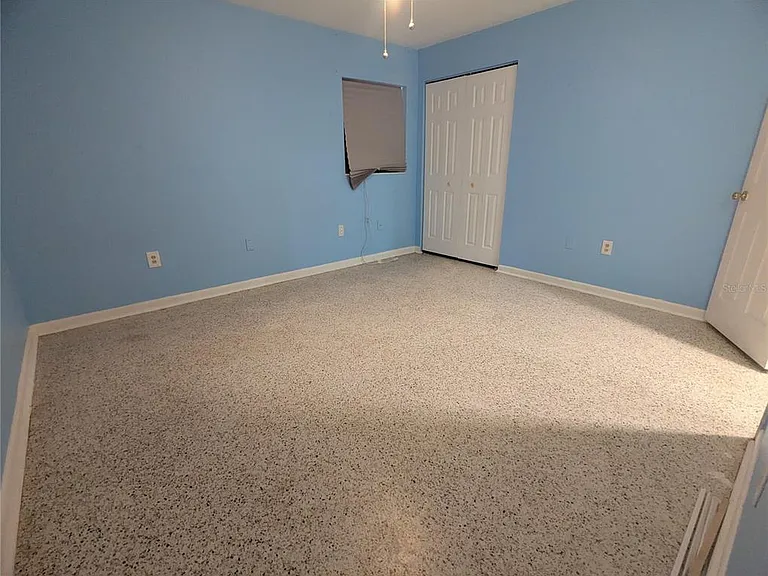 1521 Normandy Way — Photo 27