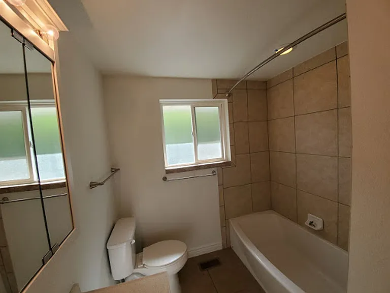 466 E Woodland Ave — Photo 11
