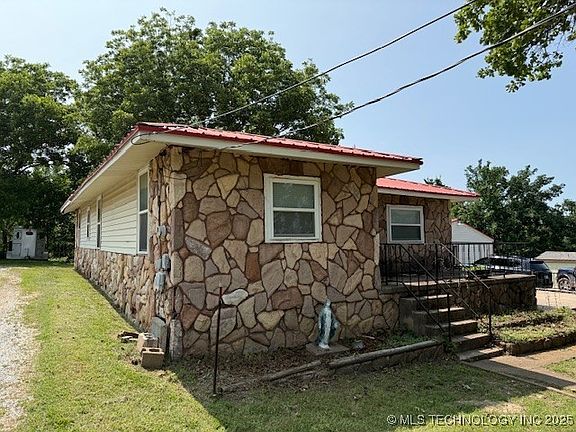 3rd image of 14 N Lakeview