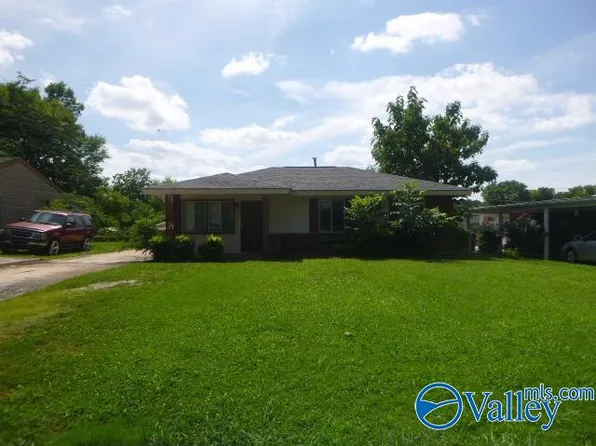 315 13th Ave NW, Decatur, AL 35601