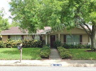 8 Skyview Dr, Brownsville, TX 78521