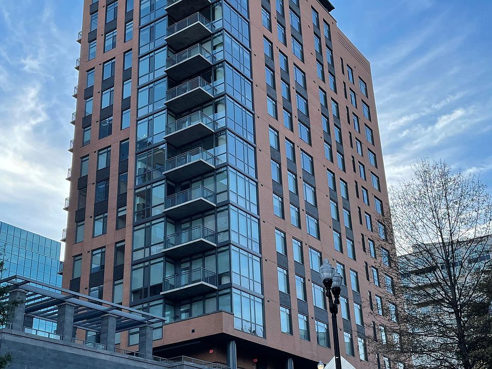 1st image of 2000 Clarendon Blvd #606