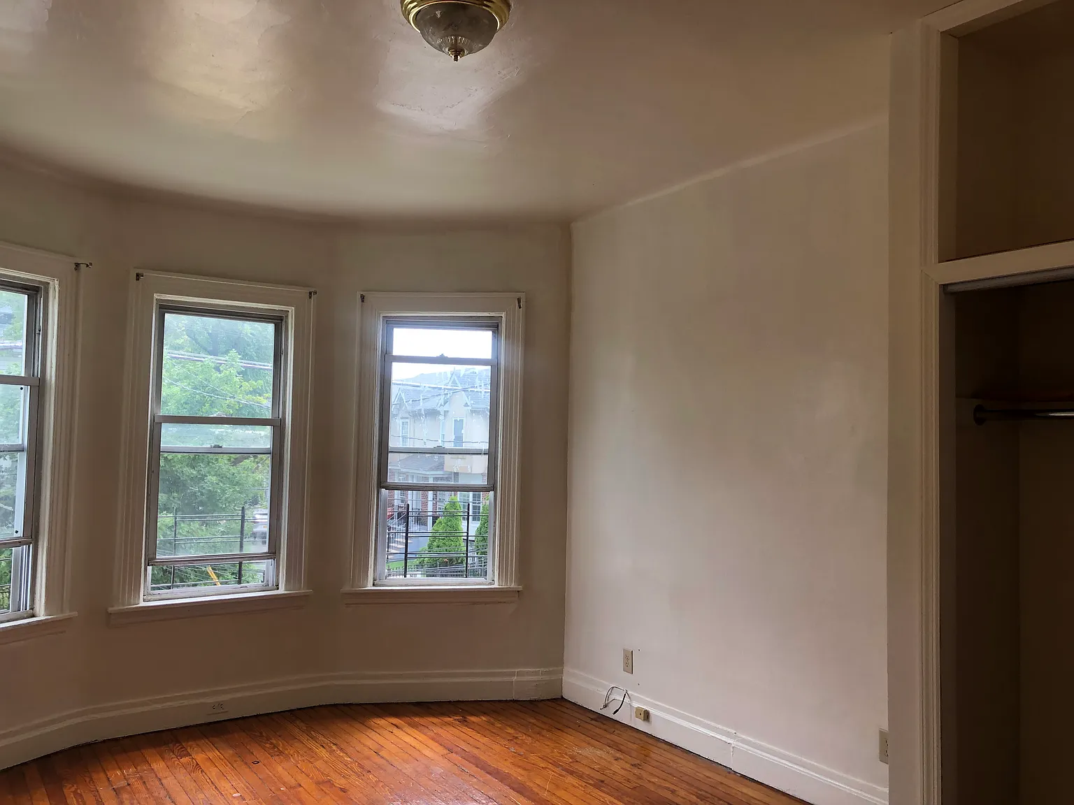 4 bed, 1200 sqft, $3,499 — Photo 3