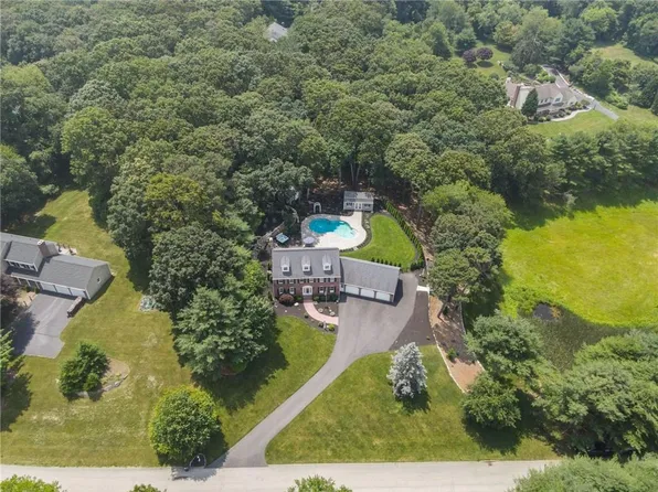 319 Mourning Dove Dr, North Kingstown, RI 02874