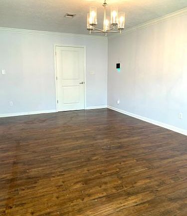 3rd image of 3765 Fairington Dr