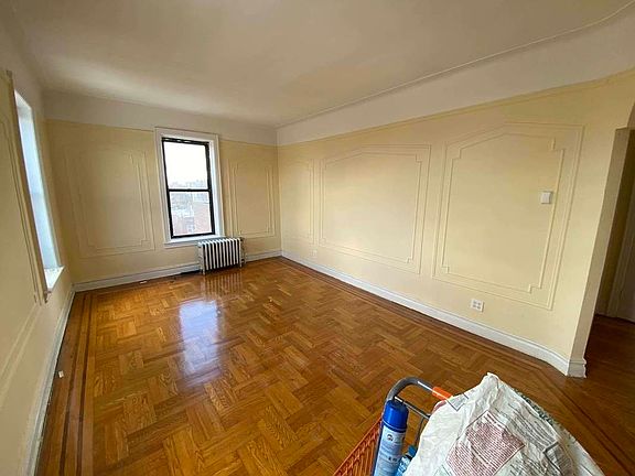 4th image of 45-32 44th St APT 6A