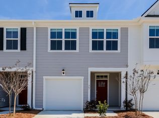 667 Trotters Ln, Moncks Corner, SC 29461