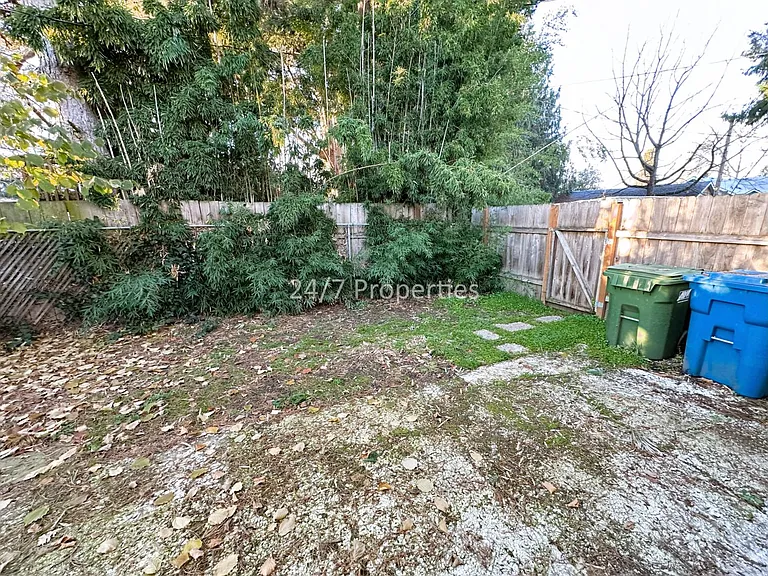 860 Shipping St NE — Photo 20
