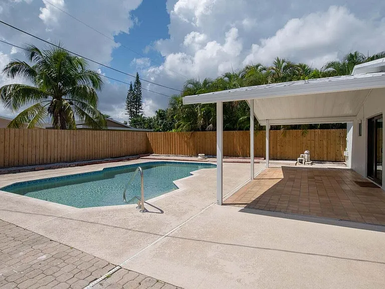 524 NW 53rd St — Photo 27