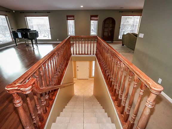 2nd image of 907 S Donner Way