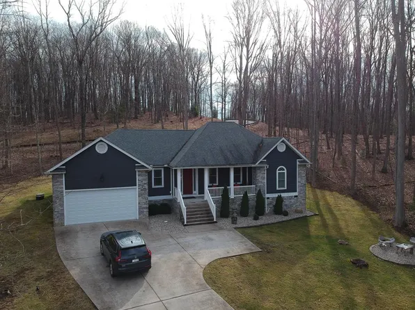 128 Broncroft Pl, Daniels, WV 25832