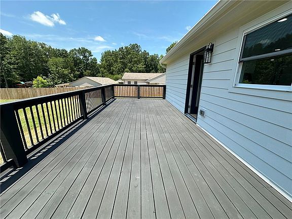 2nd image of 844 Kurtz Rd