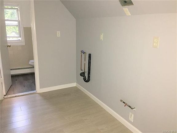 4th image of 13 Highland Ave Floor 2