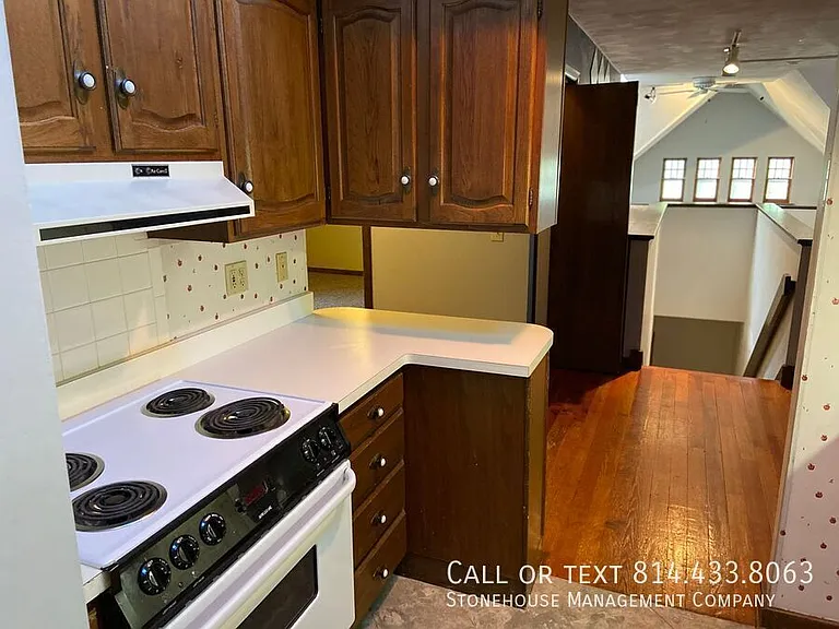446 W 10th St #5 — Photo 7