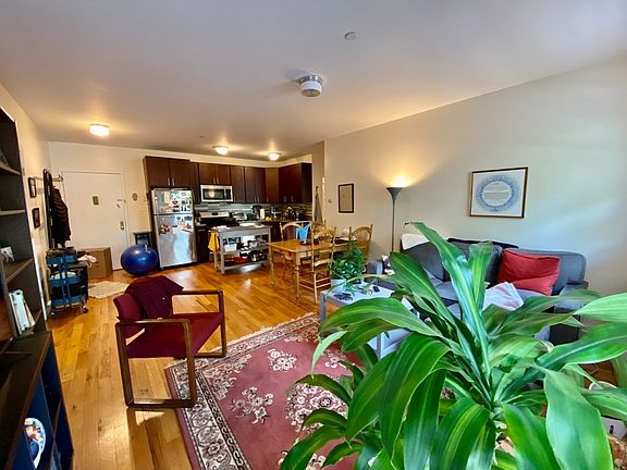 5th image of 257 15th St APT 204