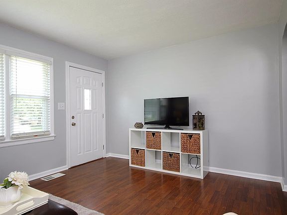 5th image of 317 E Pike St