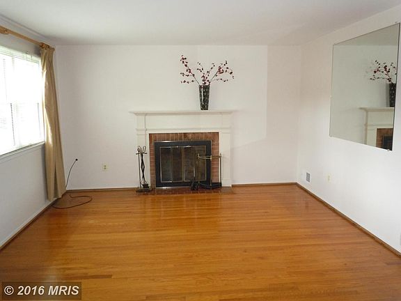 3rd image of 901 Grant St
