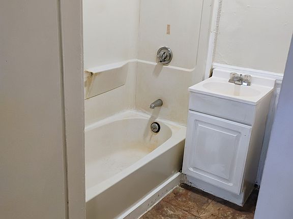 5th image of 107 Ames St APT 4