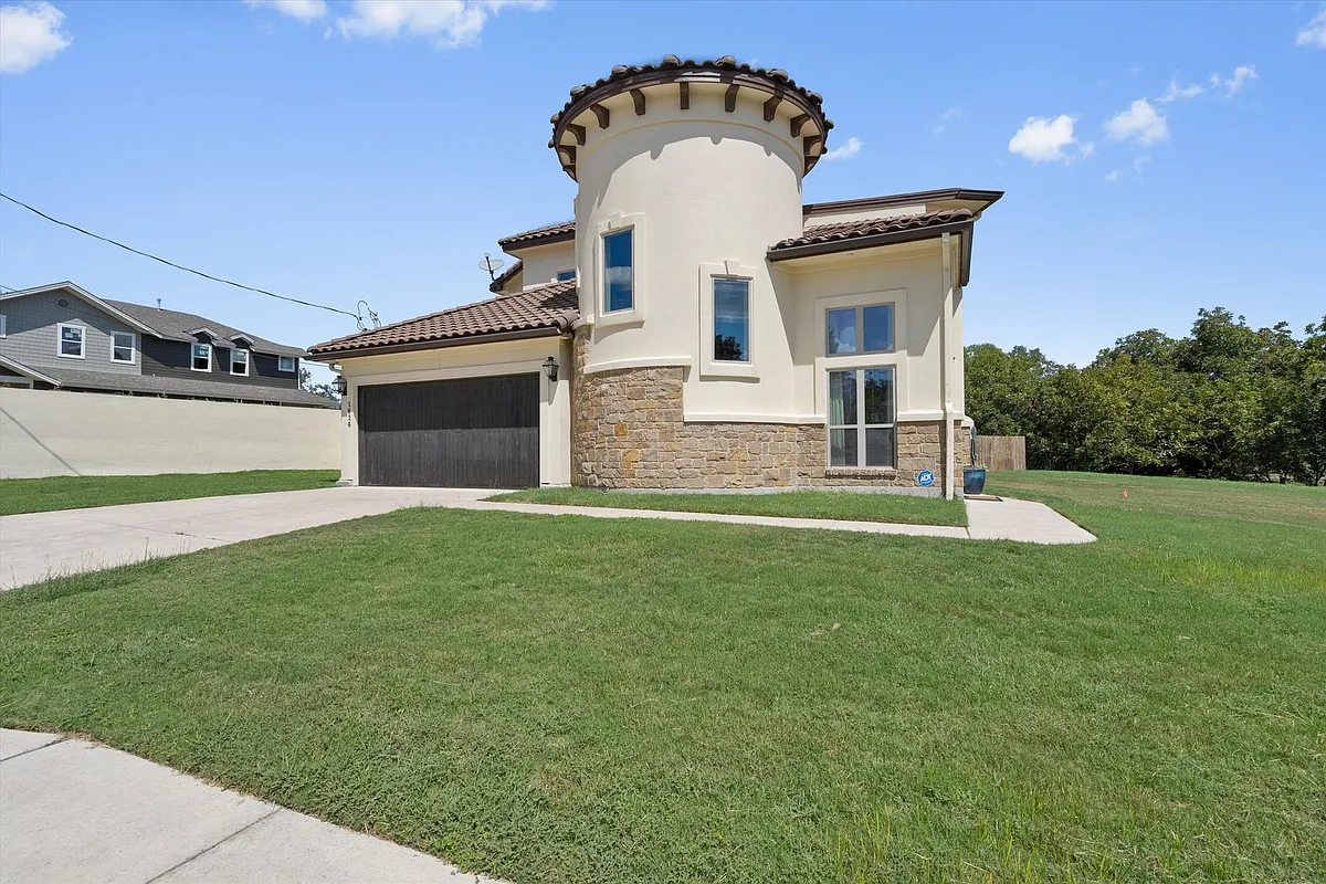 Building Photo - 1614 Cedar Bend Dr